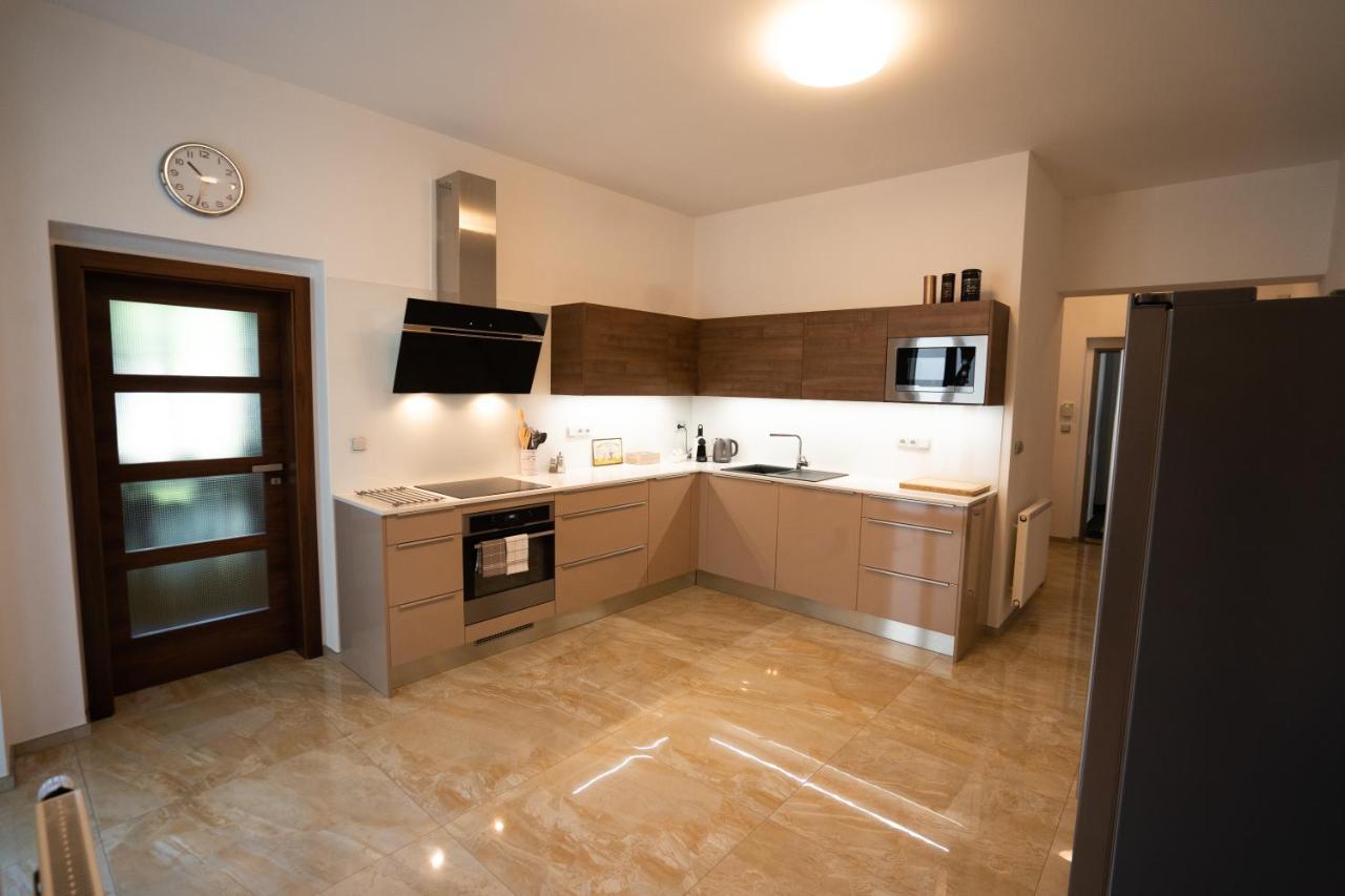 ברנו Black Field Apartment מראה חיצוני תמונה